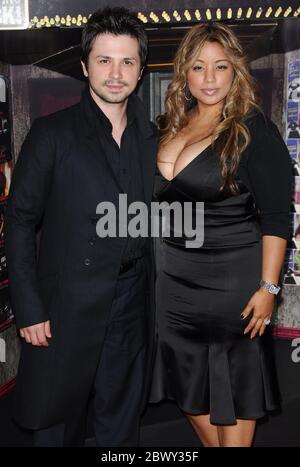 Freddy Rodriguez und seine Frau Elsie bei der Premiere des "Grindhouse" in Los Angeles im Orpheum Theater in Downtown Los Angeles, CA. Die Veranstaltung fand am Montag, 26. März 2007 statt. Foto: SBM / PictureLux- Dateireferenz # 34006-4175SBMPLX Stockfoto