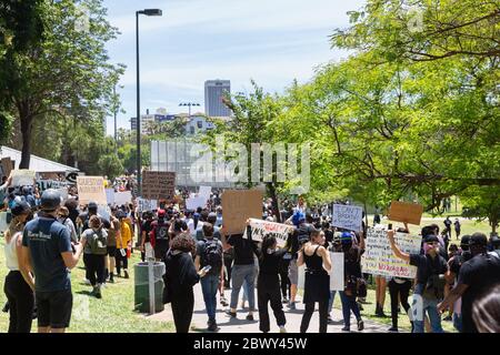 Schwarze Leben sind wichtig Protest über die Ermordung von George Floyd durch Polizisten: Fairfax District, Los Angeles, CA, USA - 30. Mai 2020 Stockfoto