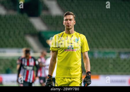 Bremen, Deutschland. 03. Juni 2020. firo Jiri Pavlenka (Werder Bremen # 01) enttäuscht/enttäuscht/traurig 03.06.2020, Bundesliga, Werder Bremen - Eintracht Frankfurt gumzmedia/ordphoto/POOL/firo. Kredit: dpa/Alamy Live News Stockfoto