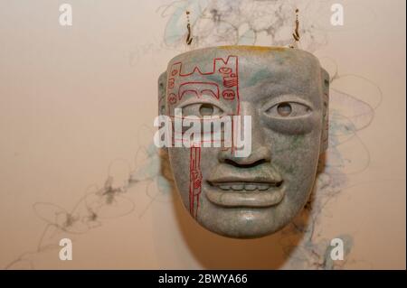 Ein Maya Jade Artefakt im Casa del Jade (Jade Museum) in Antigua, Guatemala. Stockfoto