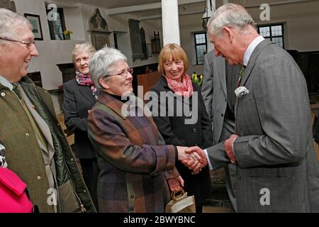 Prinz Charles der Prinz von Wales besucht am 31. Januar 2014 die Maesyronnen Chapel, die eine Meile nördlich von Glasbury-on-Wye, Powys, Wales liegt. Prin Stockfoto