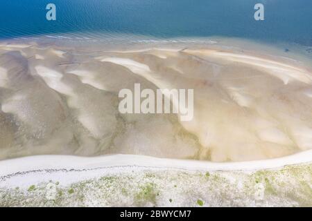 Das kalte Wasser des Atlantiks spült an die Strände von Cape Cod, Massachusetts. Diese Halbinsel von Neuengland ist ein beliebtes Sommerziel. Stockfoto