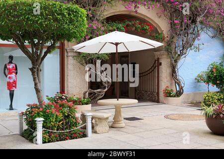 Innenhof im Worth Avenue, Palm Beach, Florida, USA, Nordamerika Stockfoto