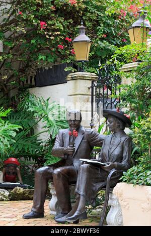 Skulpturen im Innenhof auf Worth Avenue, Palm Beach, Florida, USA, Nordamerika Stockfoto