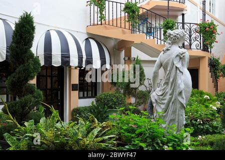 Innenhof im Worth Avenue, Palm Beach, Florida, USA, Nordamerika Stockfoto