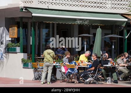 Nachrichten Cafe on Ocean Drive, South Beach, Stadt Miami Beach, Florida, USA Stockfoto