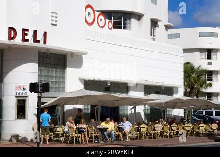 Jerrys Famous Deli auf Collins Avenue, Miami Beach, Florida, USA Stockfoto