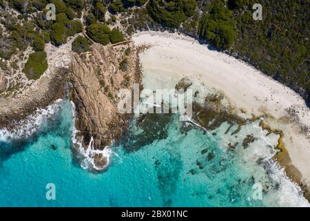 Blick von oben auf die Stufen, die zum Strand am Observatory Point in der Nähe von Esperance in Westaustralien führen Stockfoto