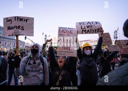 Friedliche Proteste in San Francisco als Reaktion auf den Mord an George Floyd und anderen in Polizeigewahrsam Stockfoto