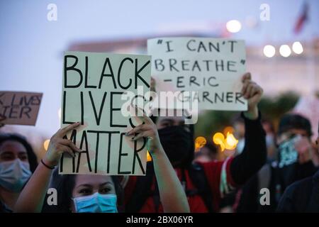 Friedliche Proteste in San Francisco als Reaktion auf den Mord an George Floyd und anderen in Polizeigewahrsam Stockfoto