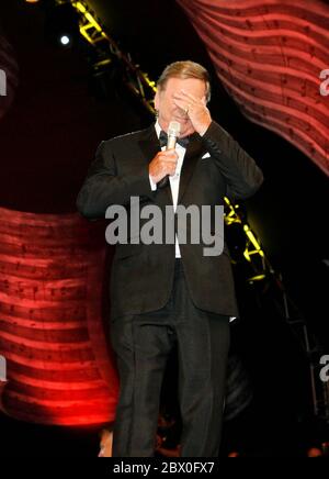 Terry Wogan ist Gastgeber der BBC Proms im Park im Londoner Hyde Park Stockfoto