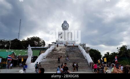 Große Buddha Statue - Maravija Buddha Statue auf Nakkerd Hill, Phuket, Thailand 20/11/2019 Stockfoto