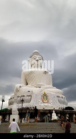 Große Buddha Statue - Maravija Buddha Statue auf Nakkerd Hill, Phuket, Thailand 20/11/2019 Stockfoto