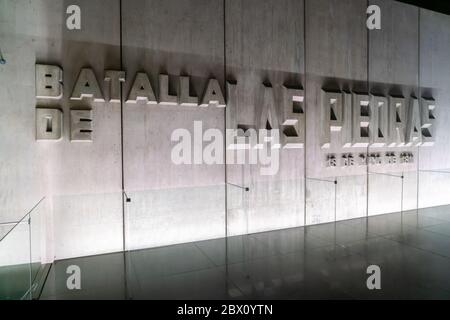 Gedenktext an den Wänden des Mausoleums von General Artigas unter dem Unabhängigkeitsplatz (Plaza Independencia), Montevideo, Uruguay, 26. Januar Stockfoto