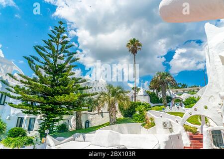 Garten des berühmten Casapueblo, die weiß getünchten Zement und Stuckgebäude in der Nähe der Stadt Punta Del Este, Uruguay, 28. Januar 2019 Stockfoto