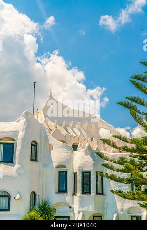 Detail des berühmten Casapueblo, die weiß getünchten Zement- und Stuckgebäude in der Nähe der Stadt Punta Del Este, Uruguay, 28. Januar 2019 Stockfoto