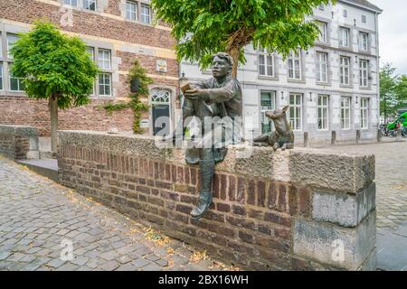 Maastricht, Niederlande - 18. Juni 2018, 'Pieke oet de Stokstraot' Kunstwerk im Zentrum von Maastricht Stockfoto