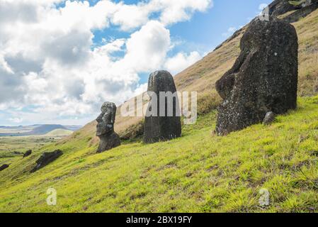 Die berühmten Rapa Nui Statuen auf der östlichen Insel im Pazifischen Ozean Stockfoto