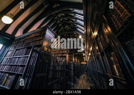 Manchester, Großbritannien - 03.11.2018. Chetham's Library - Kostenlose öffentliche Bibliothek seit über 350 Jahren. Die älteste Bibliothek der englischsprachigen Welt. Stockfoto