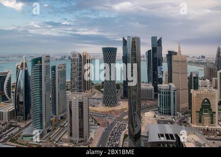 Luftaufnahme der westlichen Bucht von Doha City. Doha-Gebäude Stockfoto