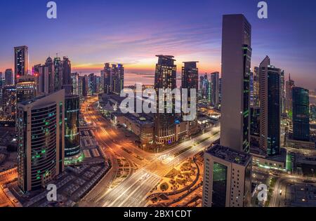 Wunderschöne Stadtansicht der West Bay Area Doha City Stockfoto