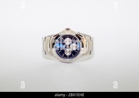 CASIO EDIFICE Analog Three Dials Männer Silber Edelstahl Armband Uhr Stockfoto