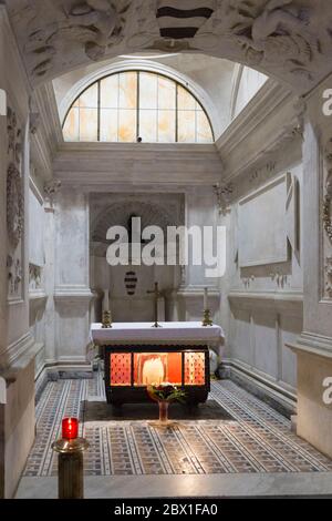 Die San Gennaro Beute, die in den Dom Krypta in Neapel, Italien Stockfoto