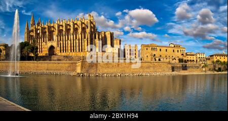 ES - MALLORCA: La Seu Kathedrale in Palma De Mallorca Stockfoto