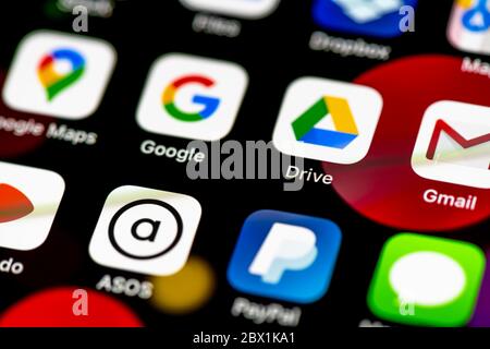 Apps von Google, Google Maps, Drive, App Icons auf einem Handy Display, iPhone, Smartphone, Nahaufnahme Stockfoto