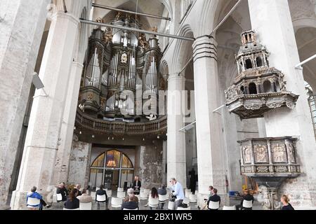 Stralsund, Deutschland. Juni 2020. Ansicht der Orgel in der Kulturkirche St. Jakobi. Die Restaurierung der Orgel in Stralsunds größtem Veranstaltungsraum, der Kulturkirche St. Jakobi, ist nahezu abgeschlossen. Die Kosten für die Orgelrestaurierung belaufen sich auf rund 2.4 Millionen Euro. Sie kommen aus Bund, Land und Stadt sowie aus Spenden und der Stiftung Kulturkirche St. Jakobi. Quelle: Stefan Sauer/dpa/Alamy Live News Stockfoto