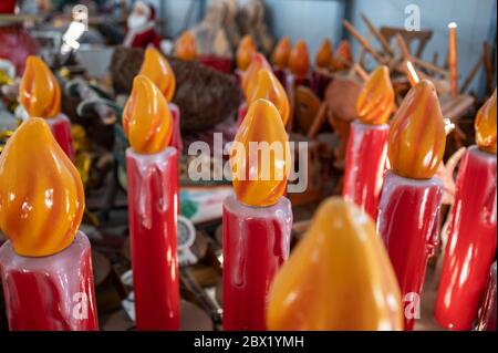 Eggenstein Leopoldshafen, Deutschland. Mai 2020. Auf dem Gelände des Schaustellers Willy Krusig befinden sich Requisiten für den Weihnachtsmarkt. Quelle: Uli Deck/dpa/Alamy Live News Stockfoto