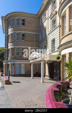 Savoy Hotel, Teil der Specialist Leisure Group Limited, in der West Hill Road, Bournemouth, Dorset UK im Mai - renoviert im NICI-Sommer 2022 Stockfoto