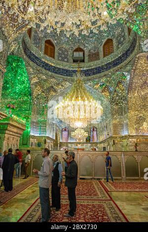 Aramgah-e Shah-e Cheragh Schrein in Shiraz, Iran. Sayyed mir Ahmad, einer von Imam Rezas 17 Brüdern, wurde auf dieser Jagd vom Kalifat getötet Stockfoto