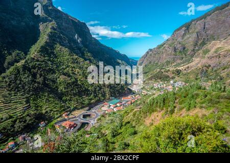 Top Blick auf das Tal Serra de Agua auf Madeira, Portugal Stockfoto