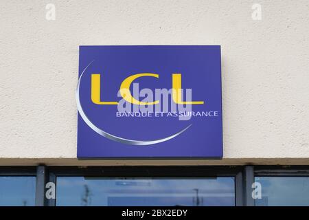 Bordeaux , Aquitaine / Frankreich - 06 01 2020 : LCL-Logo-Zeichen der französischen Bankfiliale Stockfoto