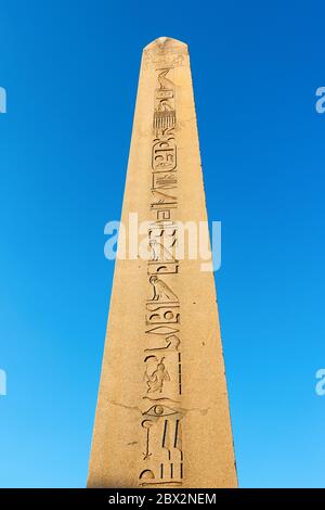 Obelisk des Theodosius - Alte ägyptische Säule mit Hieroglyphen in Istanbul, Türkei Stockfoto