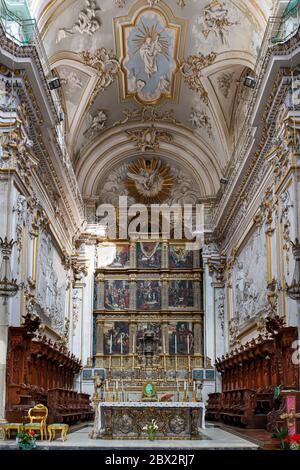 Italien, Sizilien, Modica, spätbarocke Stadt des Val di Noto, UNESCO-Weltkulturerbe, Chiesa Duomo di San Giorgio, Chor, Polyptychon von Bernardino Niger (1573) Stockfoto