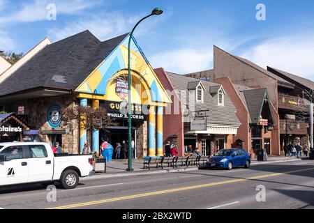 Guiness World Records auf Parkway, der Hauptstraße, während der Hochsaison im Winter, in Gatlinburg, Tennessee, USA. Stockfoto