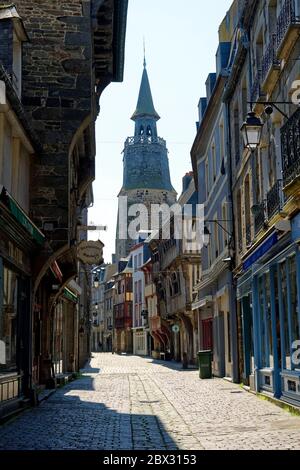 Frankreich, Côtes d ' Armor, Dinan, Altstadt, rue de l ' Horloge, dem Uhrturm, 15. Jahrhundert Belfried, 45 Meter hoch Stockfoto