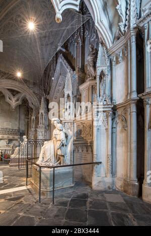 Frankreich, Savoie, Aix-les-Bains, Bourget See, Abtei Hautecombe, königliche Nekropole, in der Nähe des Eingangs der Abteikirche, die Statue von Marie Christine de Bourbon Siciles von Giovanni Albertoni Stockfoto