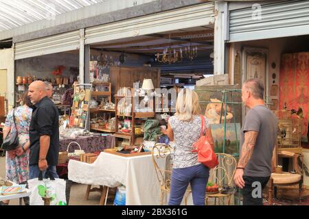 Frankreich, Rhone, Villeurbanne, Les Puces du Canal (zweitgrößter Flohmarkt Frankreichs) mit bis zu 400 Ausstellern Stockfoto