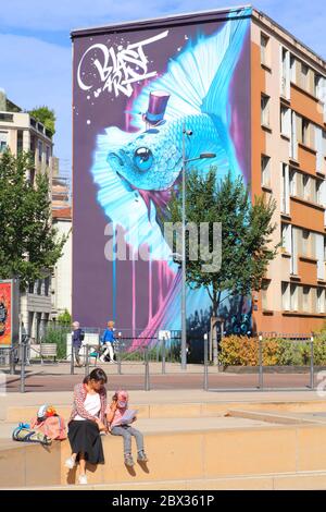 Frankreich, Rhone, Lyon, Croix Rousse, Place des Tapis, Fresko produziert im Jahr 2017 von Graffiti-Künstler Kalouf Stockfoto