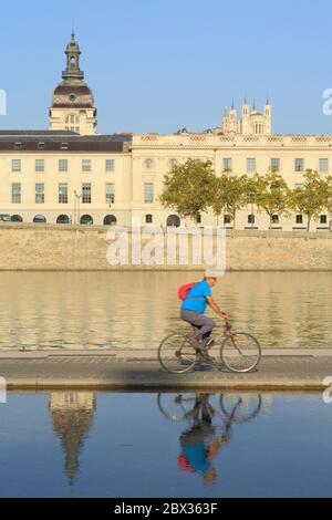 Frankreich, Rhone, Lyon, UNESCO-Weltkulturerbe, Blick vom Quai Victor Augagneur mit im Hintergrund Rhone und Grand Hotel Dieu Stockfoto