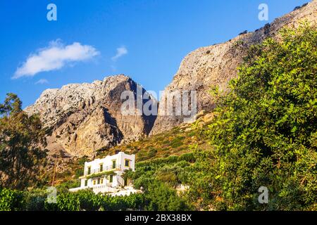 Der Eingang der Schlucht Ha, in Lasithi Region, Kreta Insel, Griechenland. Es ist eine der anspruchsvollsten Schluchten, nur zugänglich für erfahrene Kletterer. Stockfoto