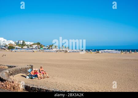 Spanien, Kanarische Inseln, Lanzarote, Puerto del Carmen, Playa de los Pocillos Stockfoto