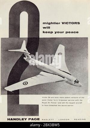 Vintage-Werbung für die britische Handley Page Victor 2 Militärflugzeuge. Stockfoto