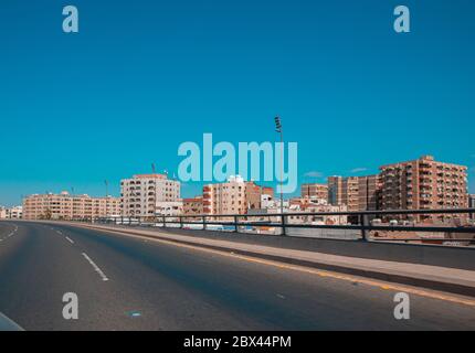 Ein Blick auf Saudi-Gebäude und Häuser auf den Straßen Jeddah Saudi-Arabien 2020 Stockfoto