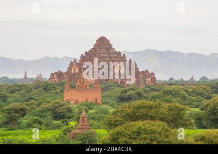 Bagan ist eine alte Stadt und ein UNESCO-Weltkulturerbe in der Mandalay Region von Myanmar. Stockfoto