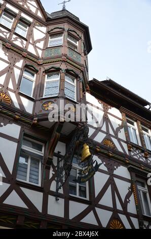 Historische Straßen der Altstadt von Marburg, Deutschland Stockfoto