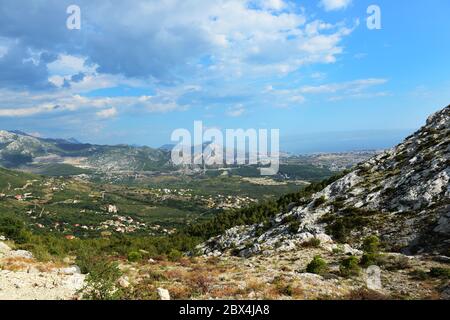 Ein Roadtrip in die dalmatinischen Berge in der Nähe von Split, Kroatien. Stockfoto